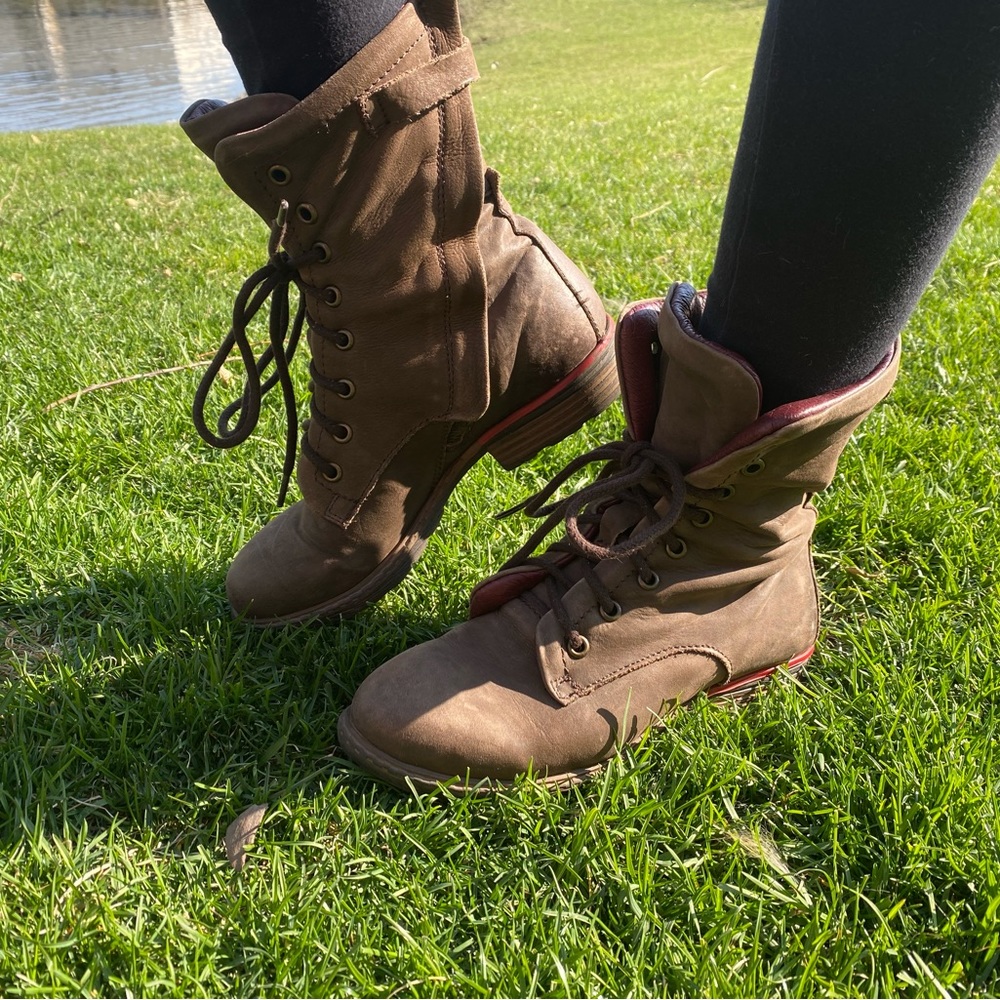 Report Signature Combat style Boots with zipper and strap leather